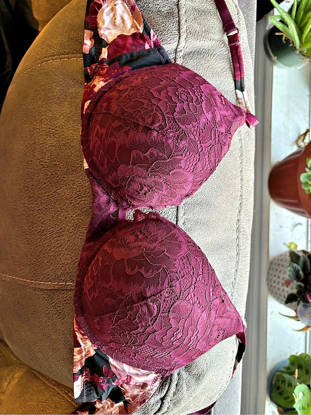 La Sansa Hello Sugar Lace Floral Bra in Purple 36C Like New
